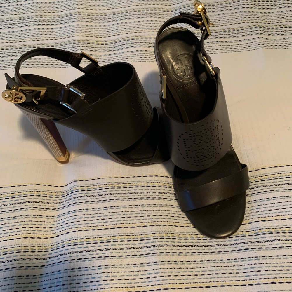 Who doesn’t love a good Tory Burch shoe?!